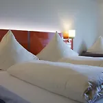 Iq-hotel