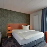 Iq-hotel 2*