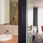 Iq-hotel 2*