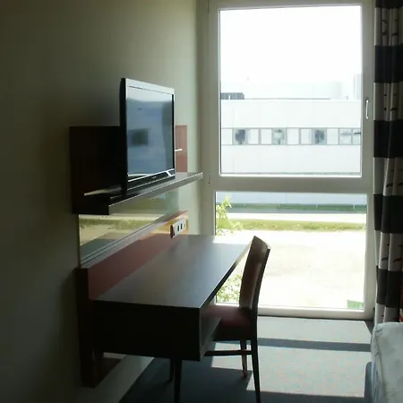 מלון Iq-hotel 2*