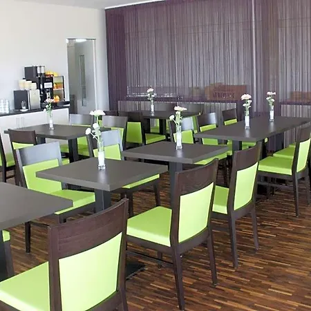 Iq-hotel 2*