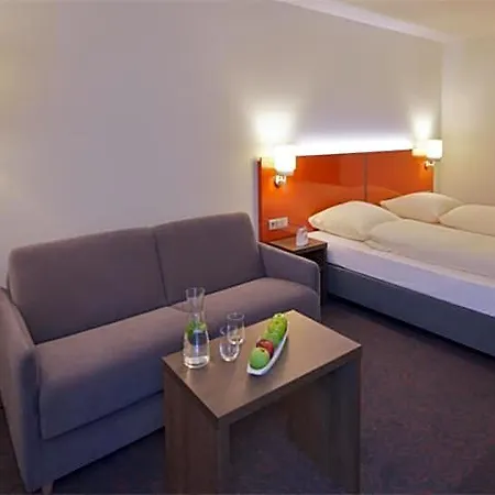 Iq-hotel 2*