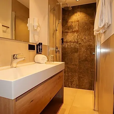 Ξενοδοχείο Iq-hotel